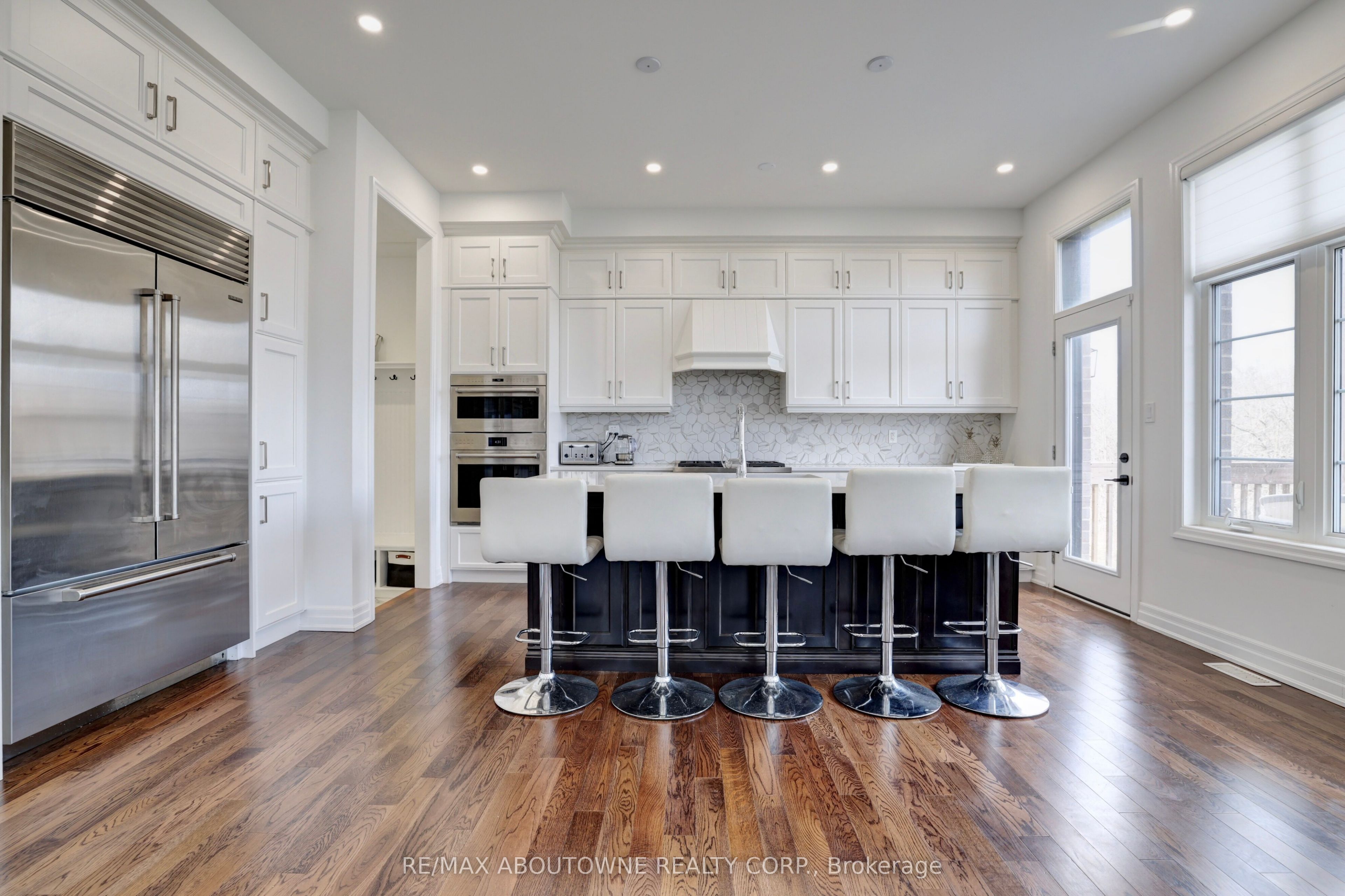 1416 Ford Strathy Crescent, Oakville ‣ W14114612 1416 Ford Strathy Crescent, Oakville ‣ W14114612
