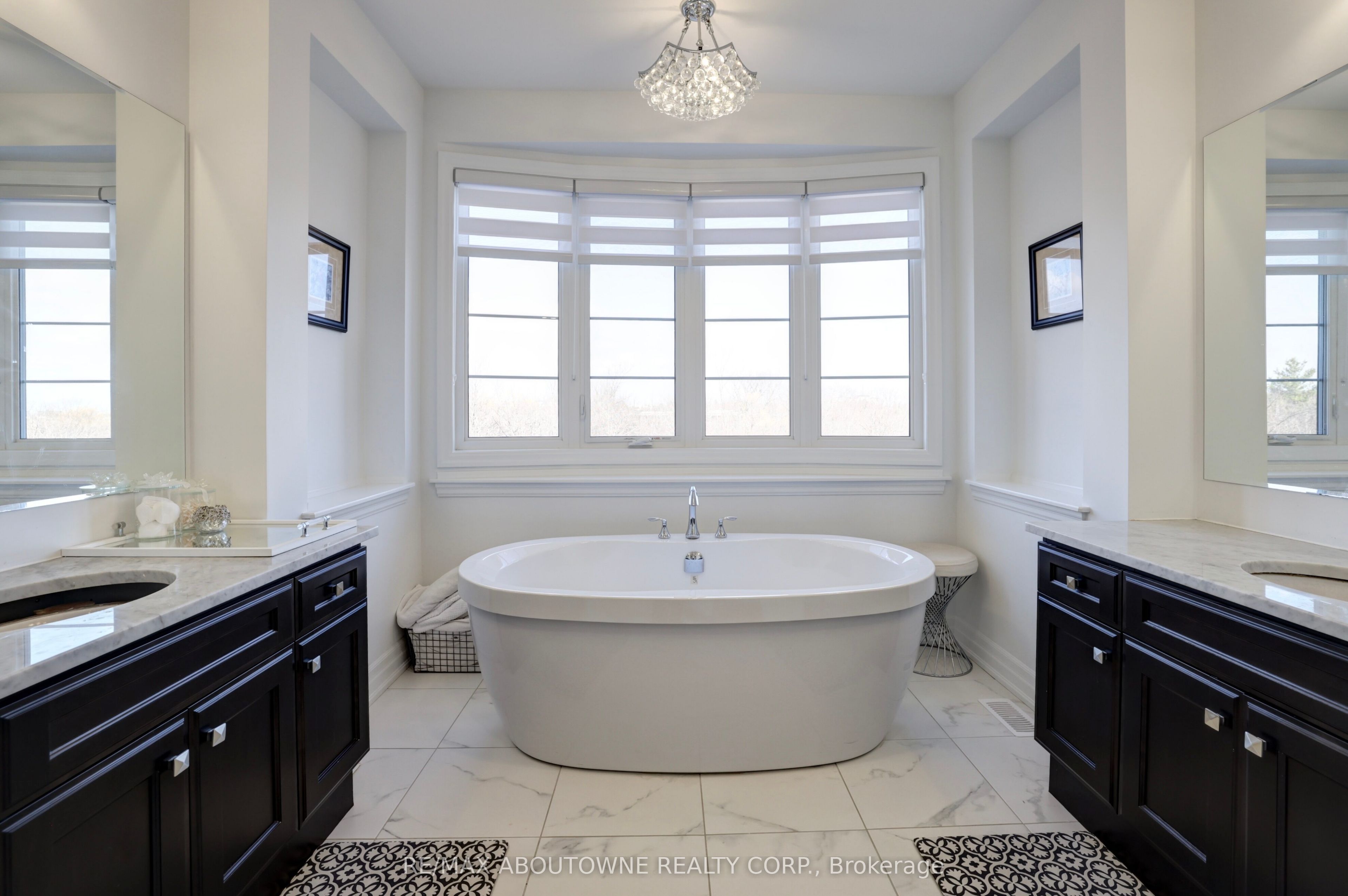 1416 Ford Strathy Crescent, Oakville ‣ W14114612 1416 Ford Strathy Crescent, Oakville ‣ W14114612