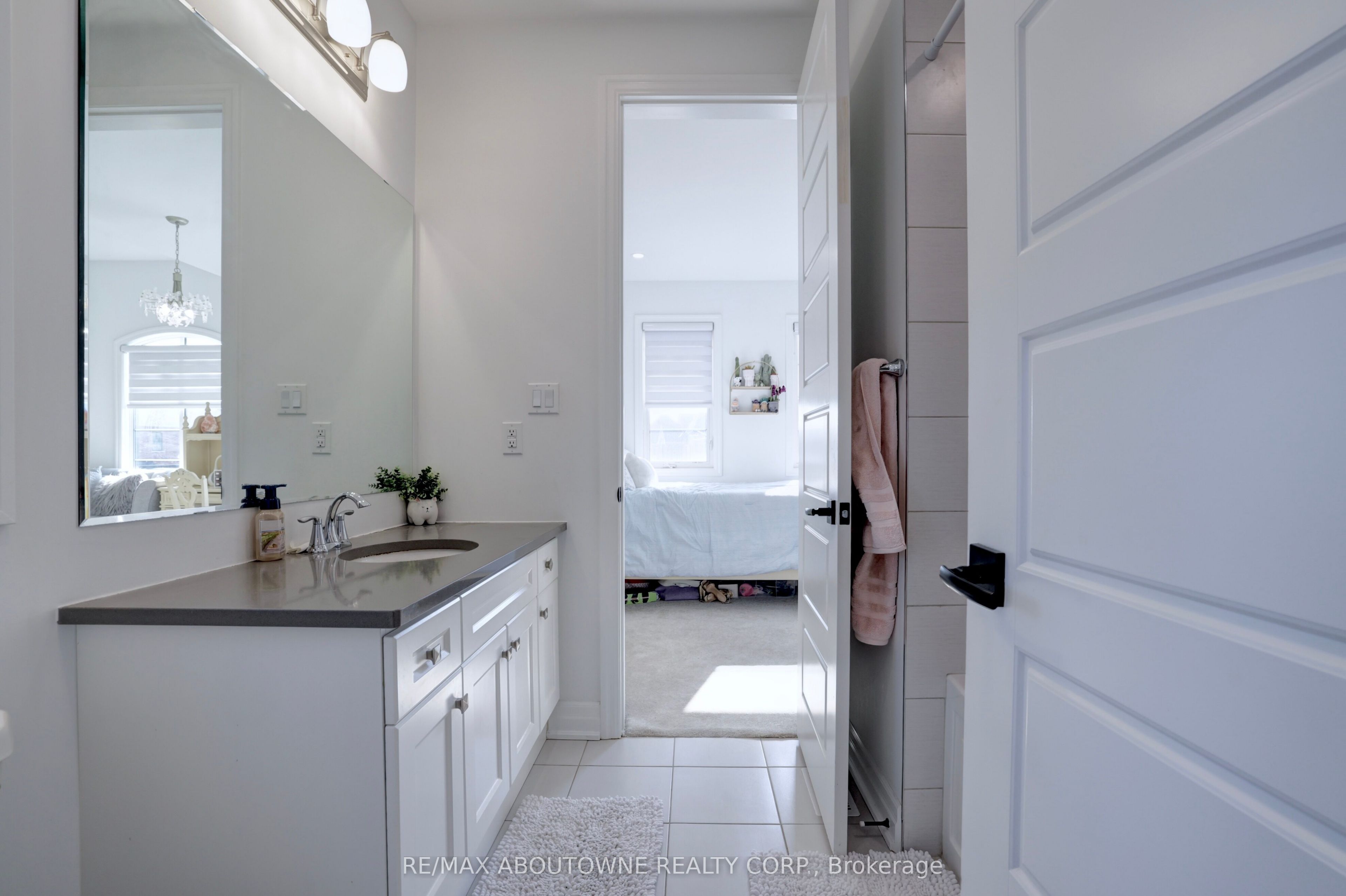 1416 Ford Strathy Crescent, Oakville ‣ W14114612 1416 Ford Strathy Crescent, Oakville ‣ W14114612