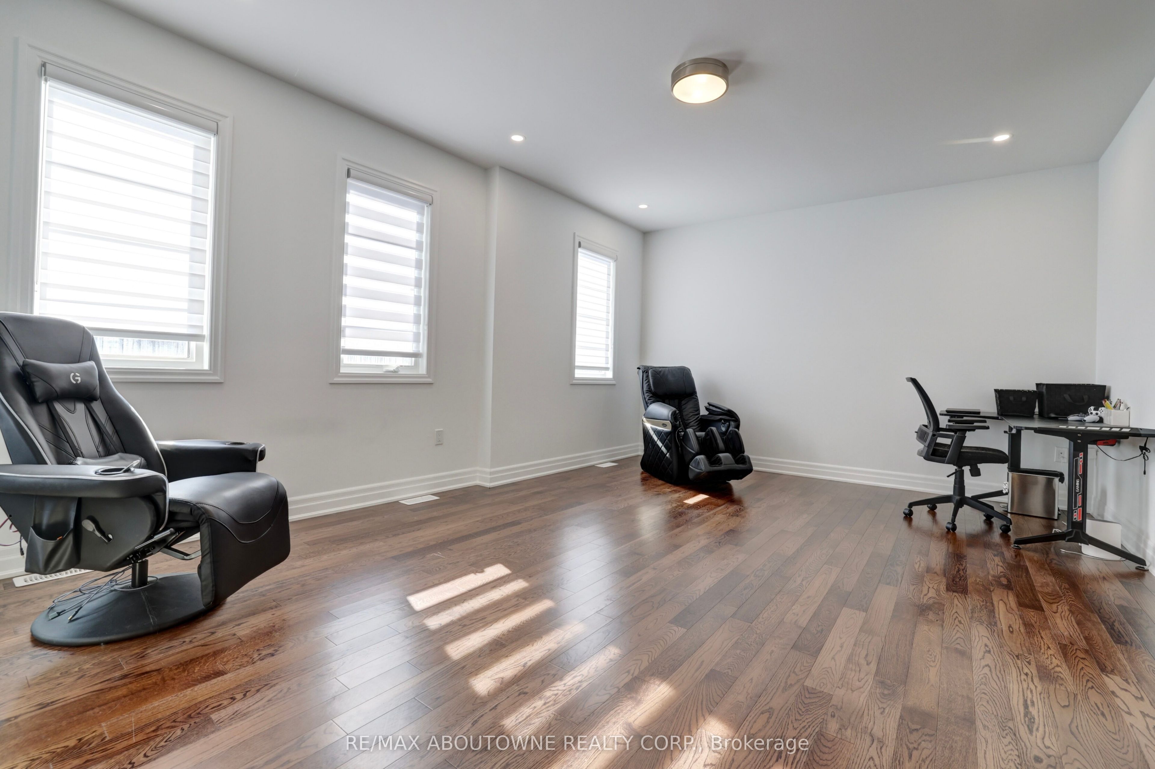 1416 Ford Strathy Crescent, Oakville ‣ W14114612 1416 Ford Strathy Crescent, Oakville ‣ W14114612