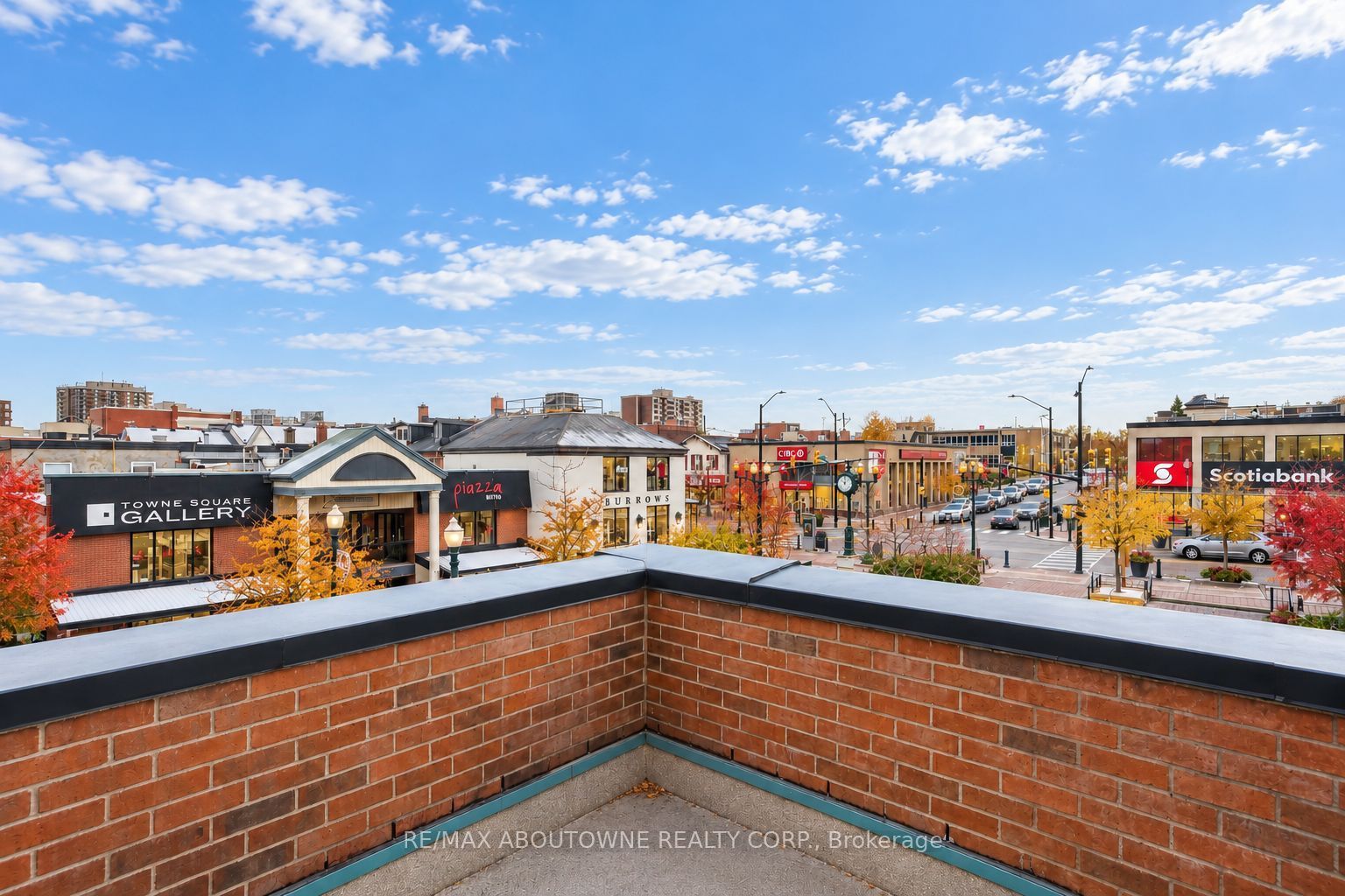 15 – 221 Robinson Street, Oakville ‣ W14117776 15 – 221 Robinson Street, Oakville ‣ W14117776