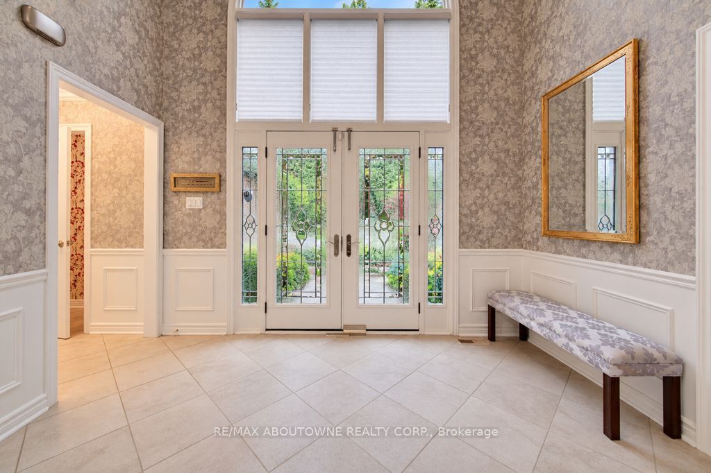 2220 Dunvegan Avenue, Oakville ‣ W14118320 2220 Dunvegan Avenue, Oakville ‣ W14118320