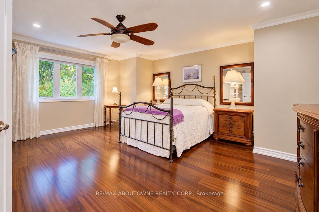 2220 Dunvegan Avenue, Oakville ‣ W14118320 2220 Dunvegan Avenue, Oakville ‣ W14118320
