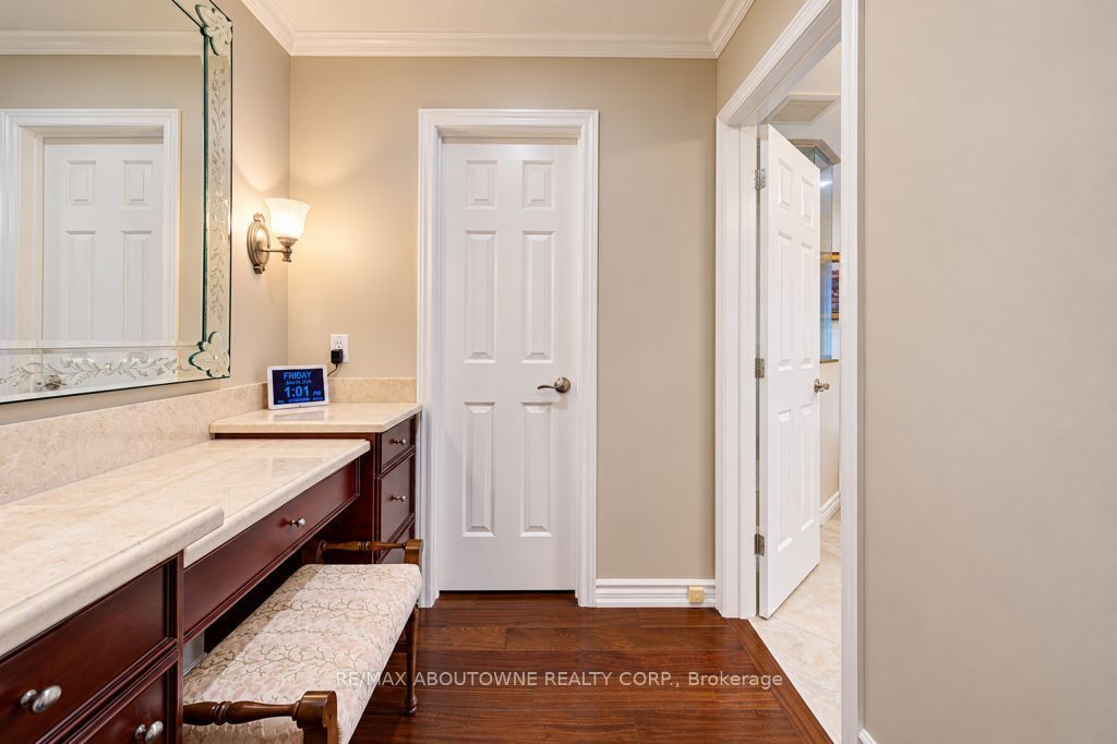 2220 Dunvegan Avenue, Oakville ‣ W14118320 2220 Dunvegan Avenue, Oakville ‣ W14118320
