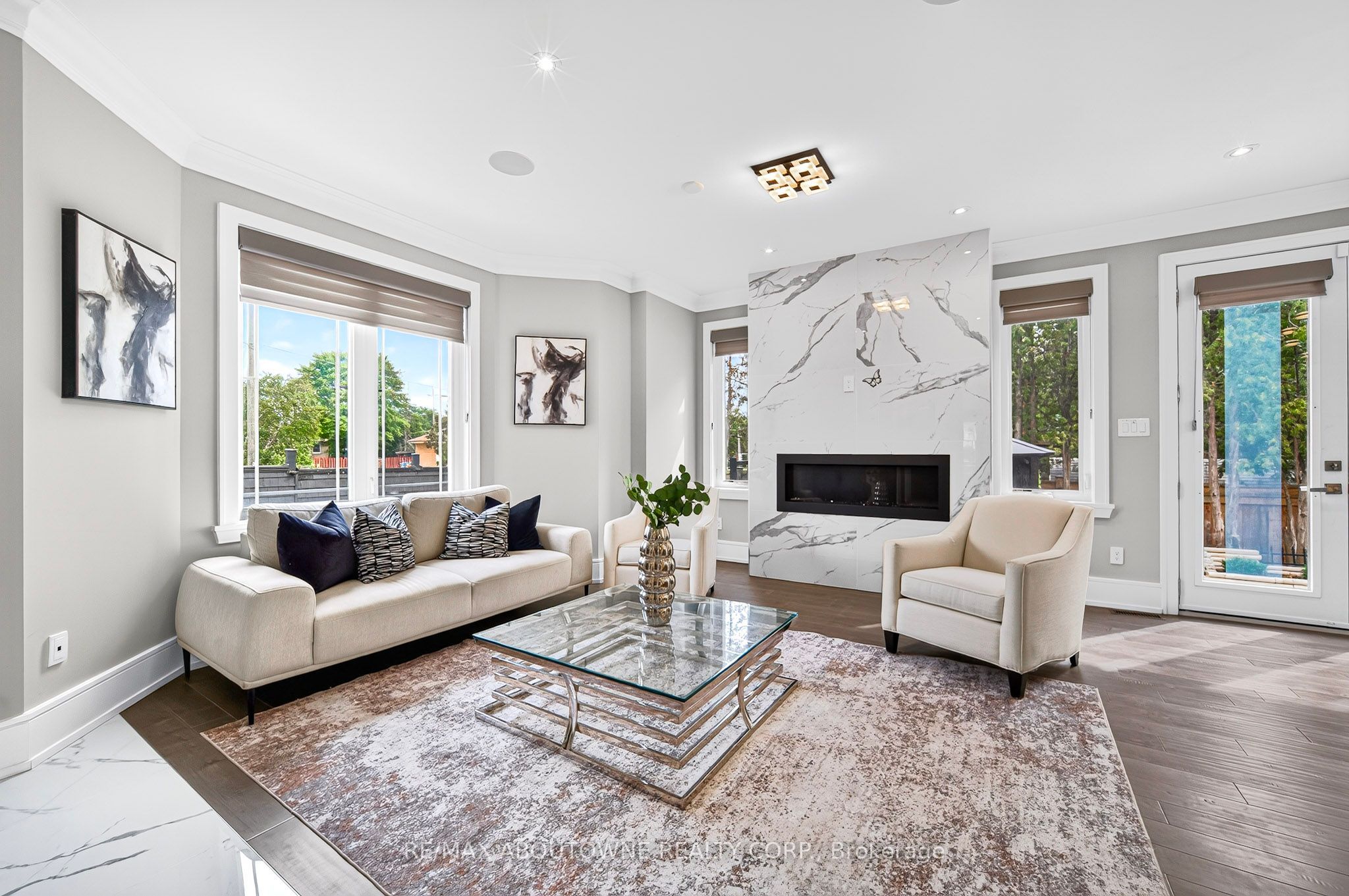 408 Seabourne Drive, Oakville ‣ W14122148 408 Seabourne Drive, Oakville ‣ W14122148