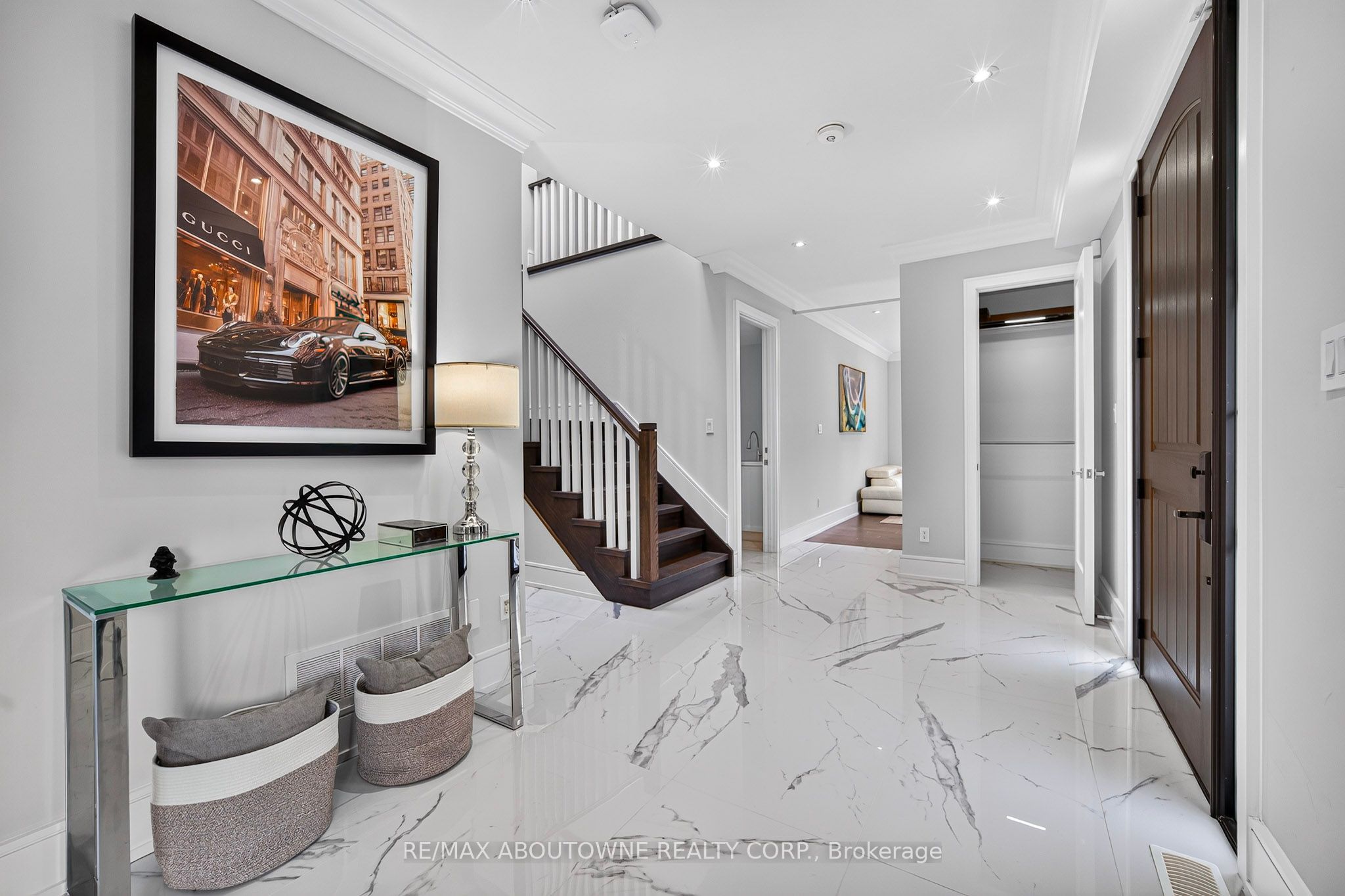 408 Seabourne Drive, Oakville ‣ W14122148 408 Seabourne Drive, Oakville ‣ W14122148