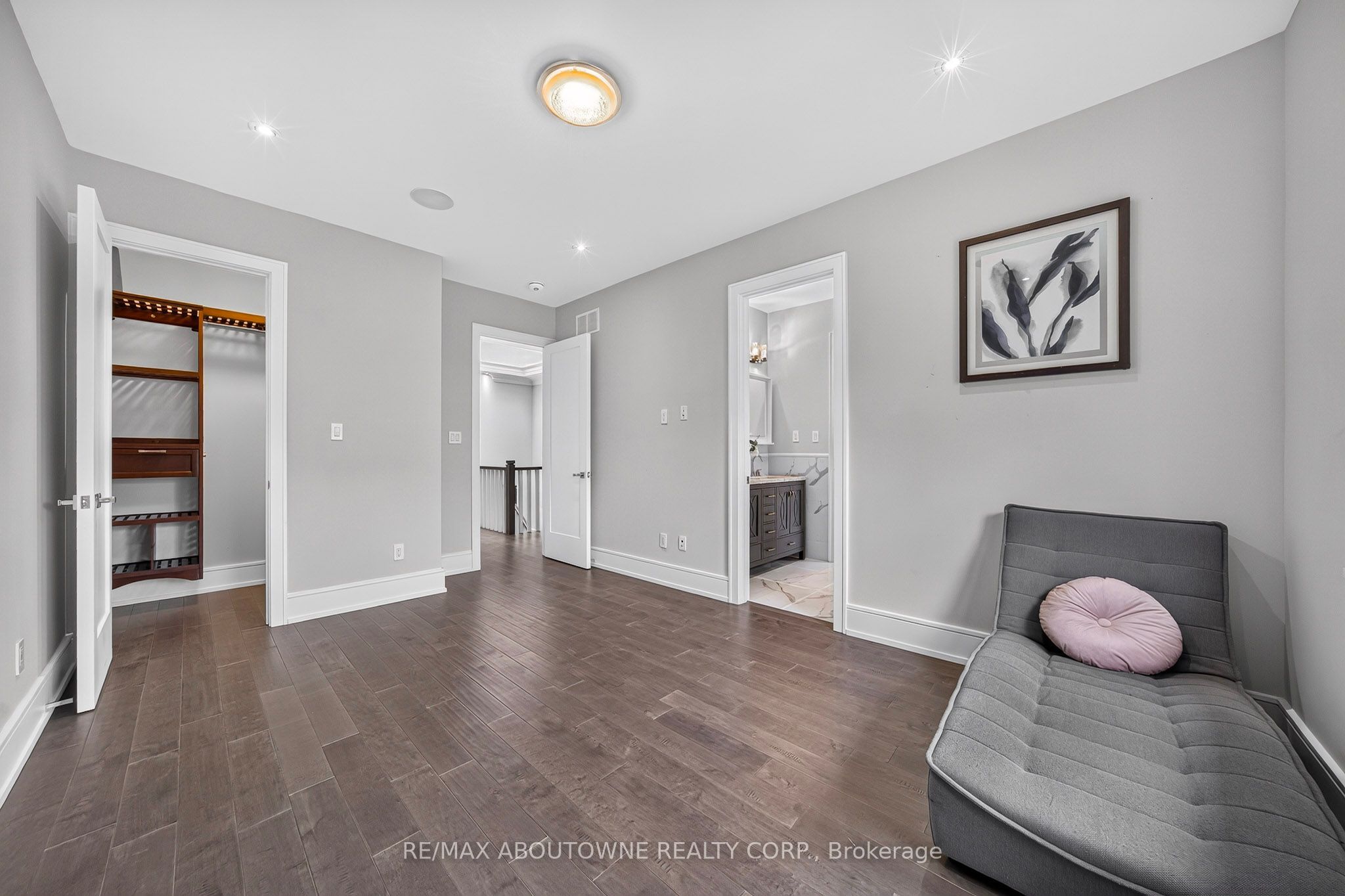 408 Seabourne Drive, Oakville ‣ W14122148 408 Seabourne Drive, Oakville ‣ W14122148