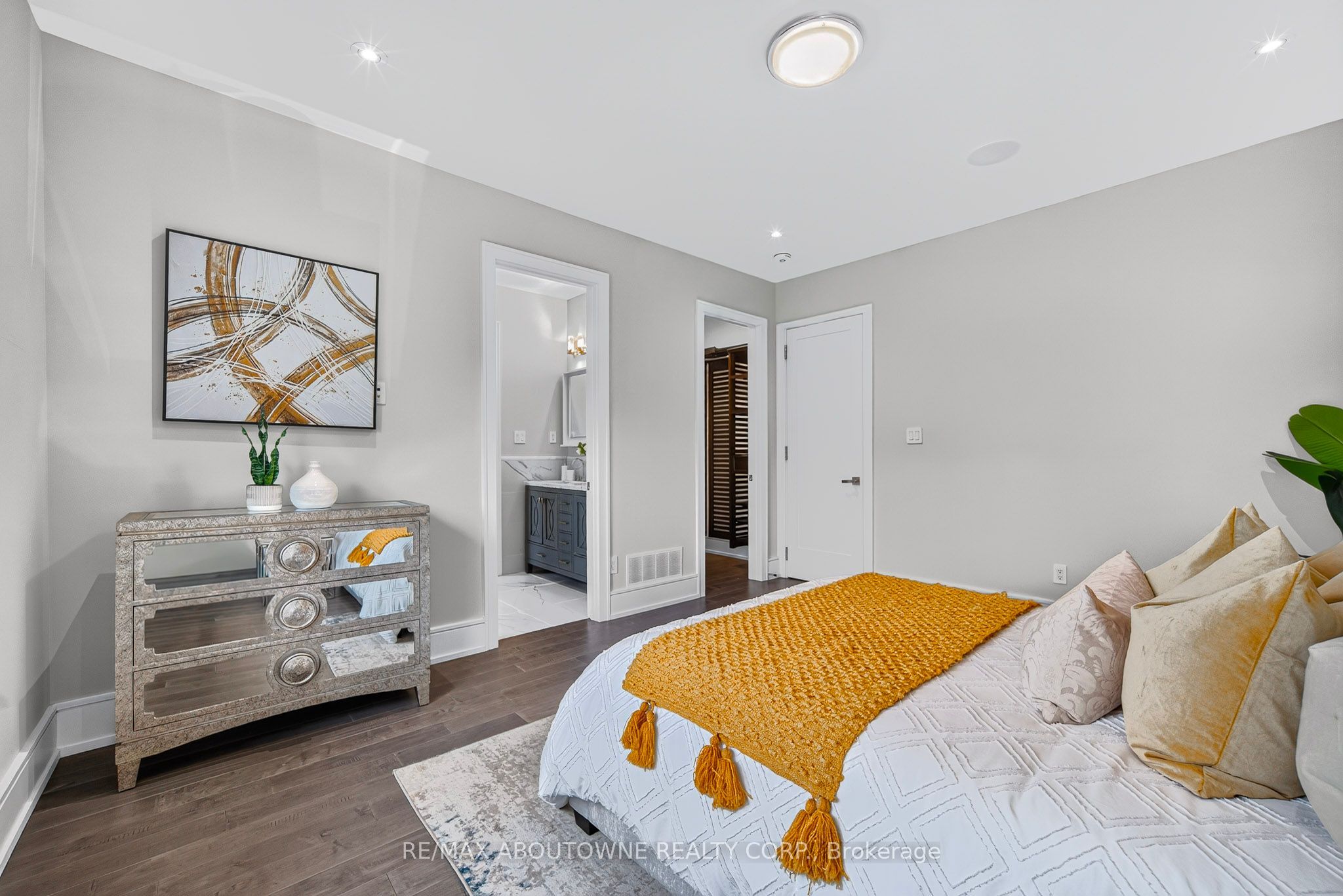 408 Seabourne Drive, Oakville ‣ W14122148 408 Seabourne Drive, Oakville ‣ W14122148