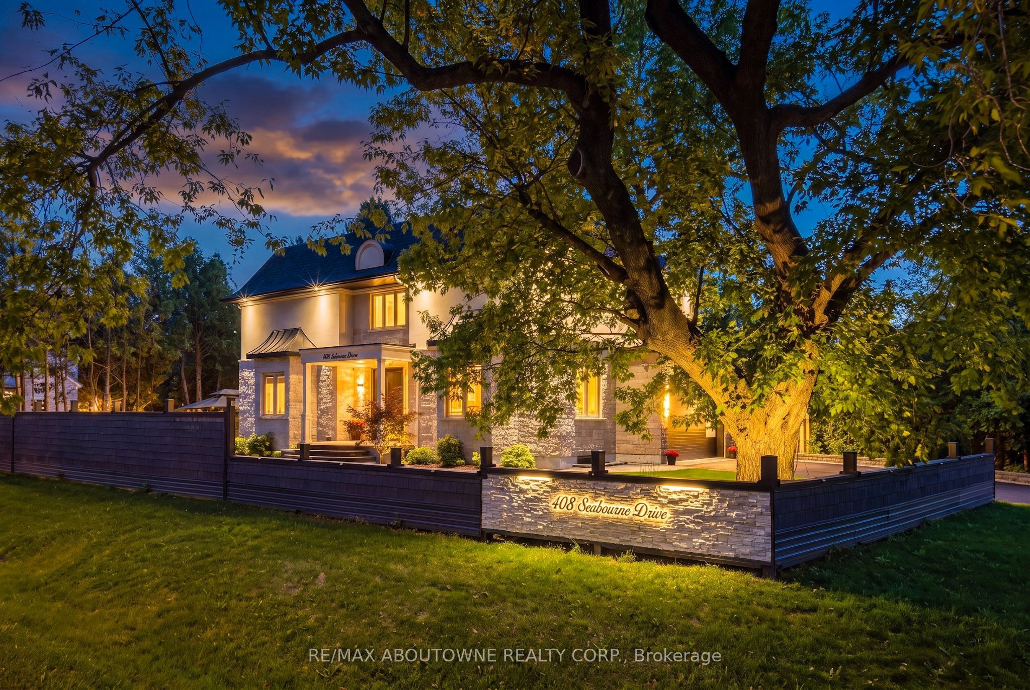 408 Seabourne Drive, Oakville ‣ W14122148 408 Seabourne Drive, Oakville ‣ W14122148