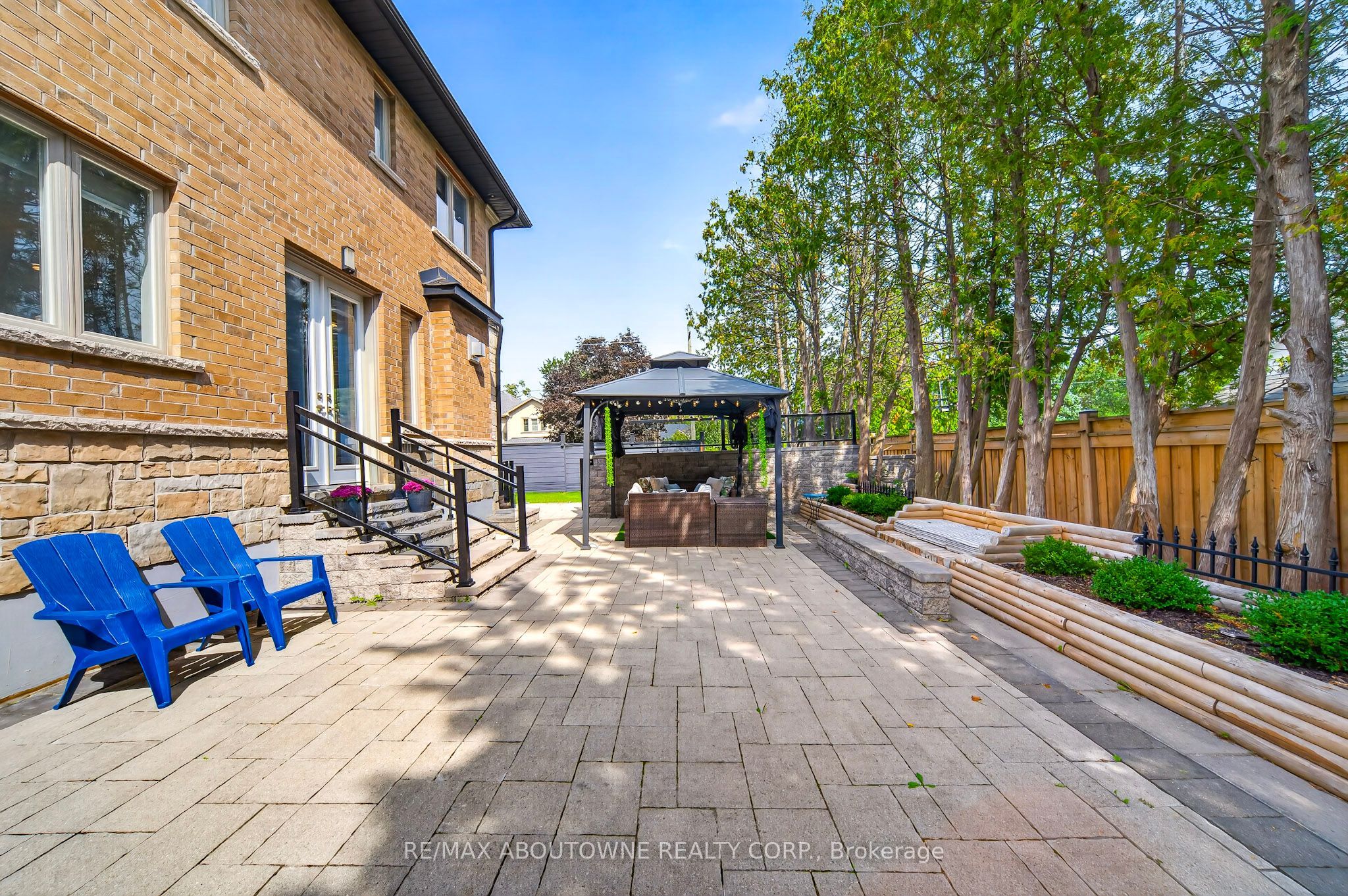 408 Seabourne Drive, Oakville ‣ W14122148 408 Seabourne Drive, Oakville ‣ W14122148
