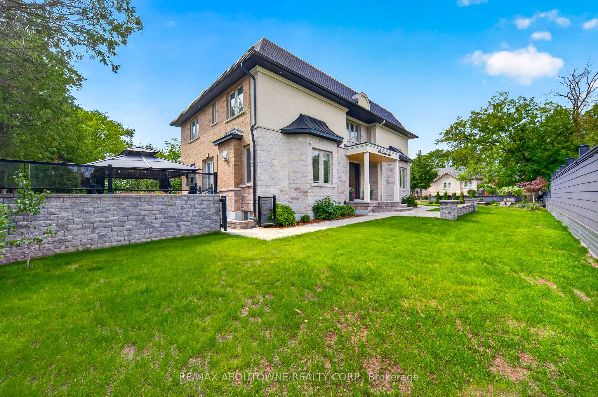 408 Seabourne Drive, Oakville ‣ W14122148 408 Seabourne Drive, Oakville ‣ W14122148