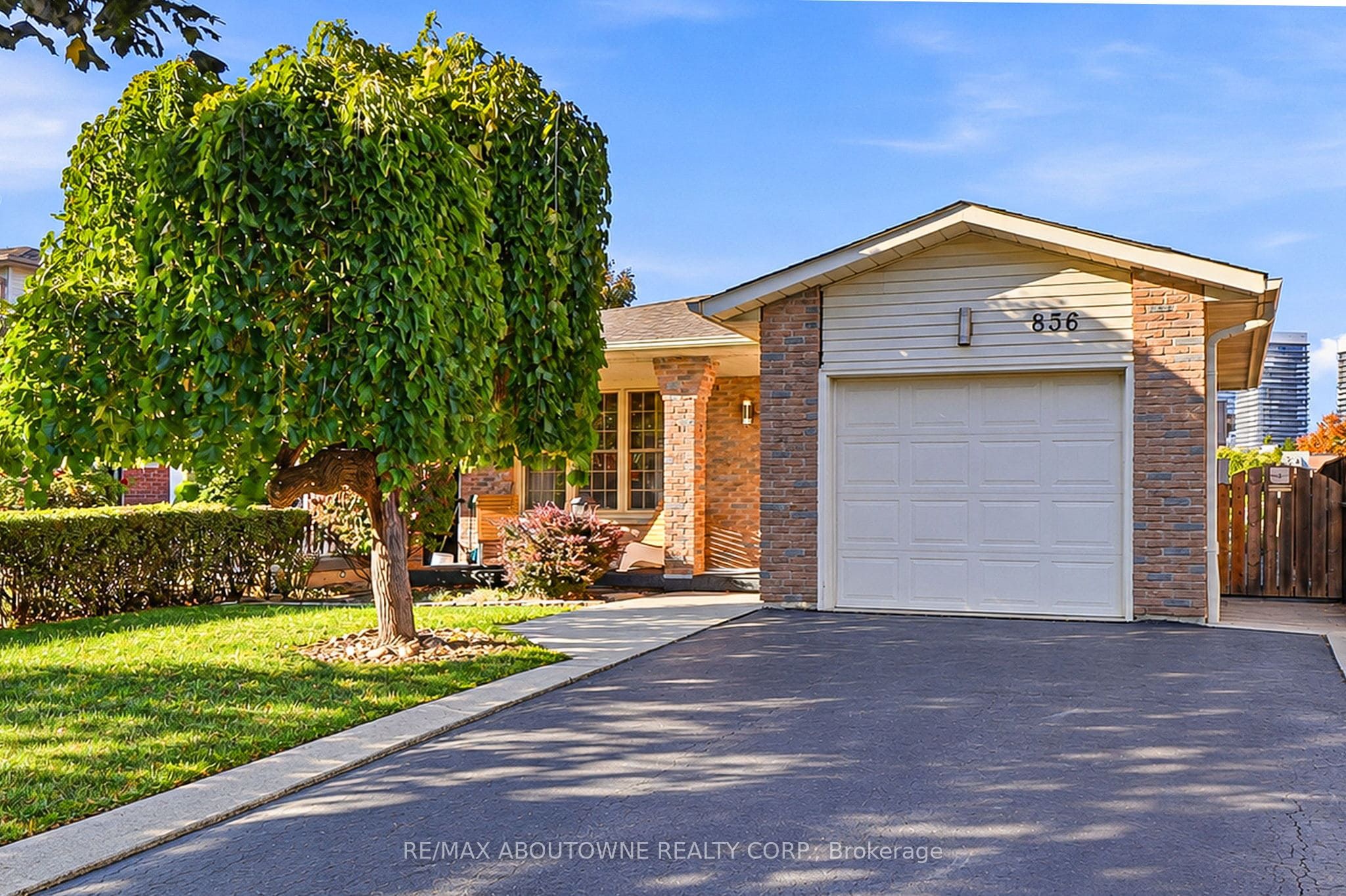 836 Coulson Avenue, Milton