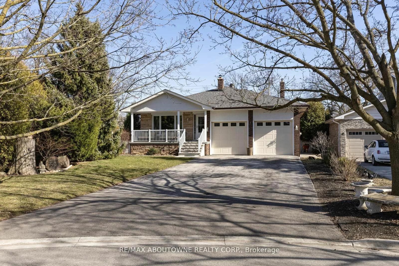 2254 Yates Crt, Oakville ‣ W9014027