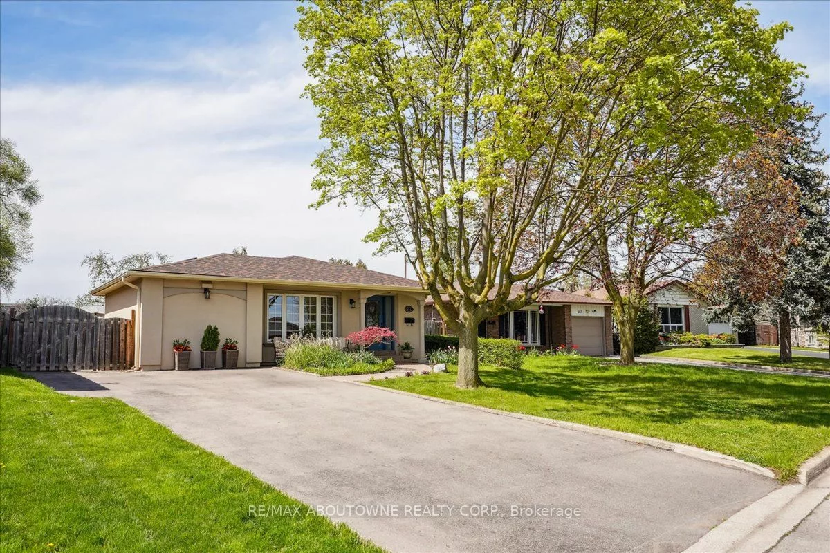 217 Slater Cres, Oakville ‣ W9248534