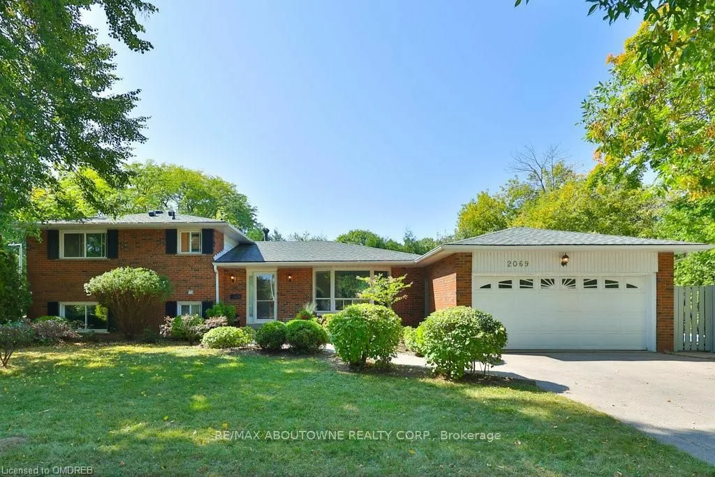 2069 THORNLEA Dr, Oakville ‣ W9371092