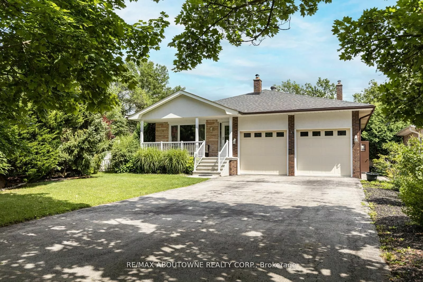 2254 Yates Crt, Oakville ‣ W9378028