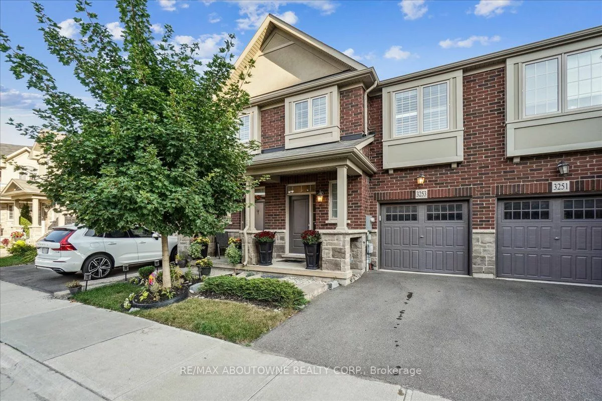 3253 Mockingbird Common, Oakville ‣ W9417039