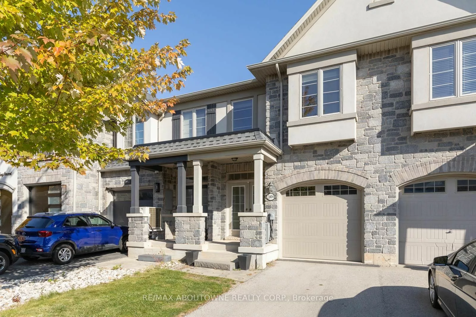 2404 Whistling Springs Cres, Oakville ‣ W9507974