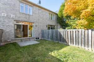 2404 Whistling Springs Cres, Oakville ‣ W9507974