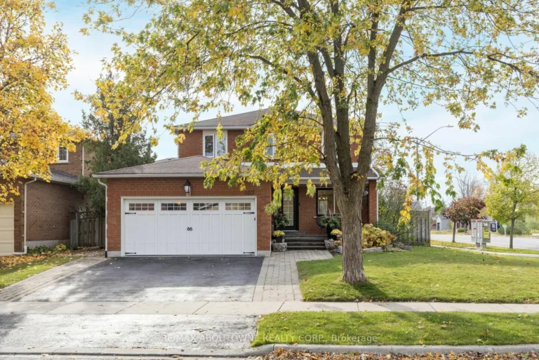 467 Hedgerow Lane, Oakville ‣ W9843613