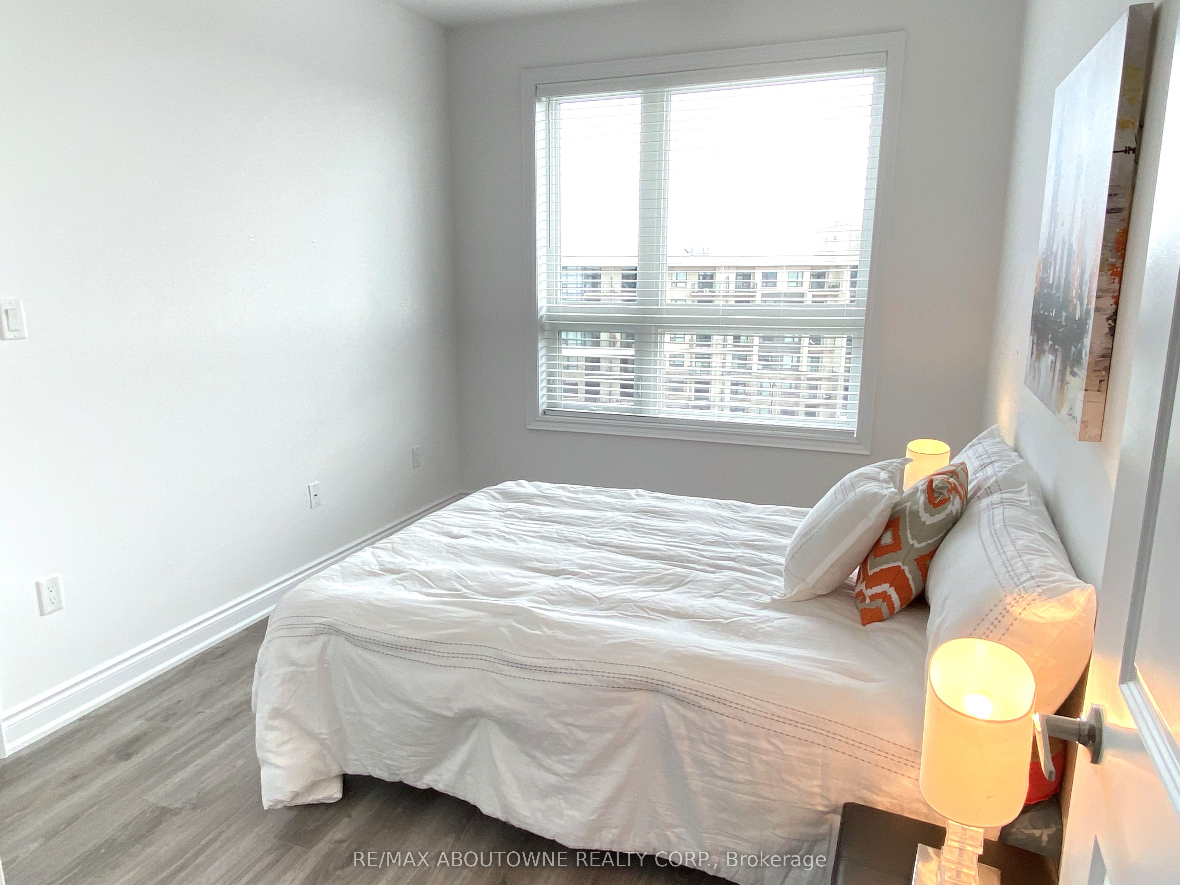 6 – 125 Shoreview Place, Hamilton ‣ X12477074 6 – 125 Shoreview Place, Hamilton ‣ X12477074