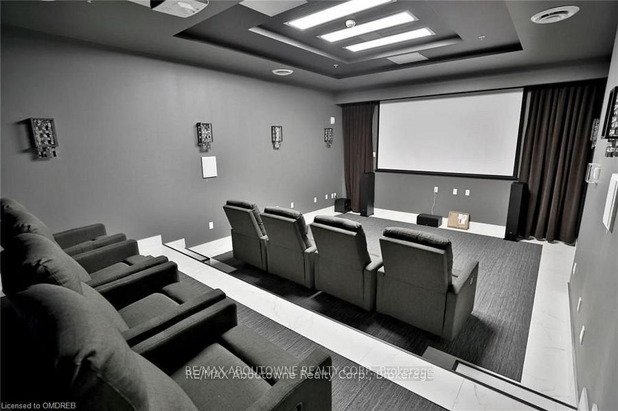 6 – 118 King Street, Hamilton ‣ X12483214 6 – 118 King Street, Hamilton ‣ X12483214