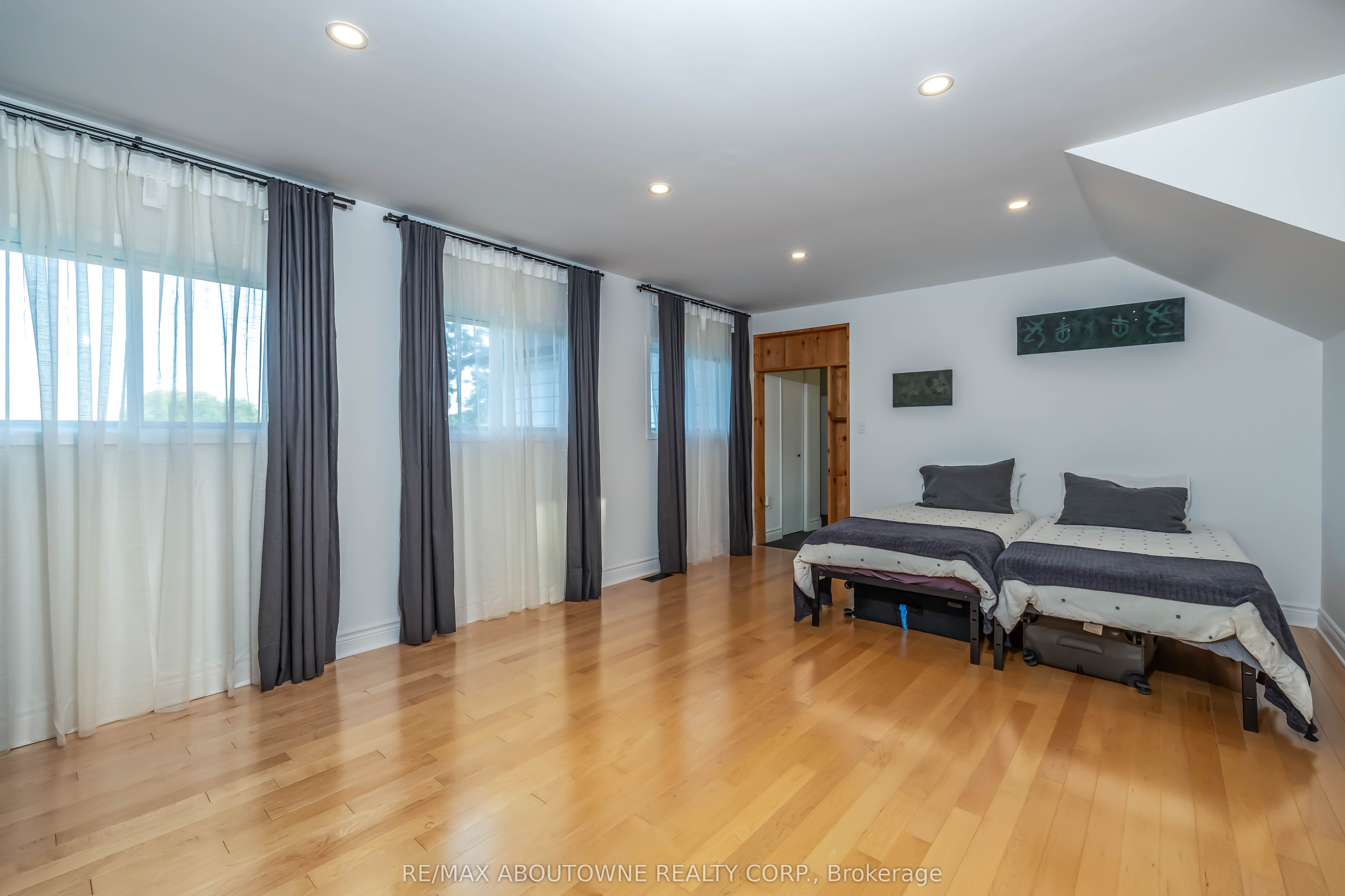 3276 Governors Road, Hamilton ‣ X12483282 3276 Governors Road, Hamilton ‣ X12483282