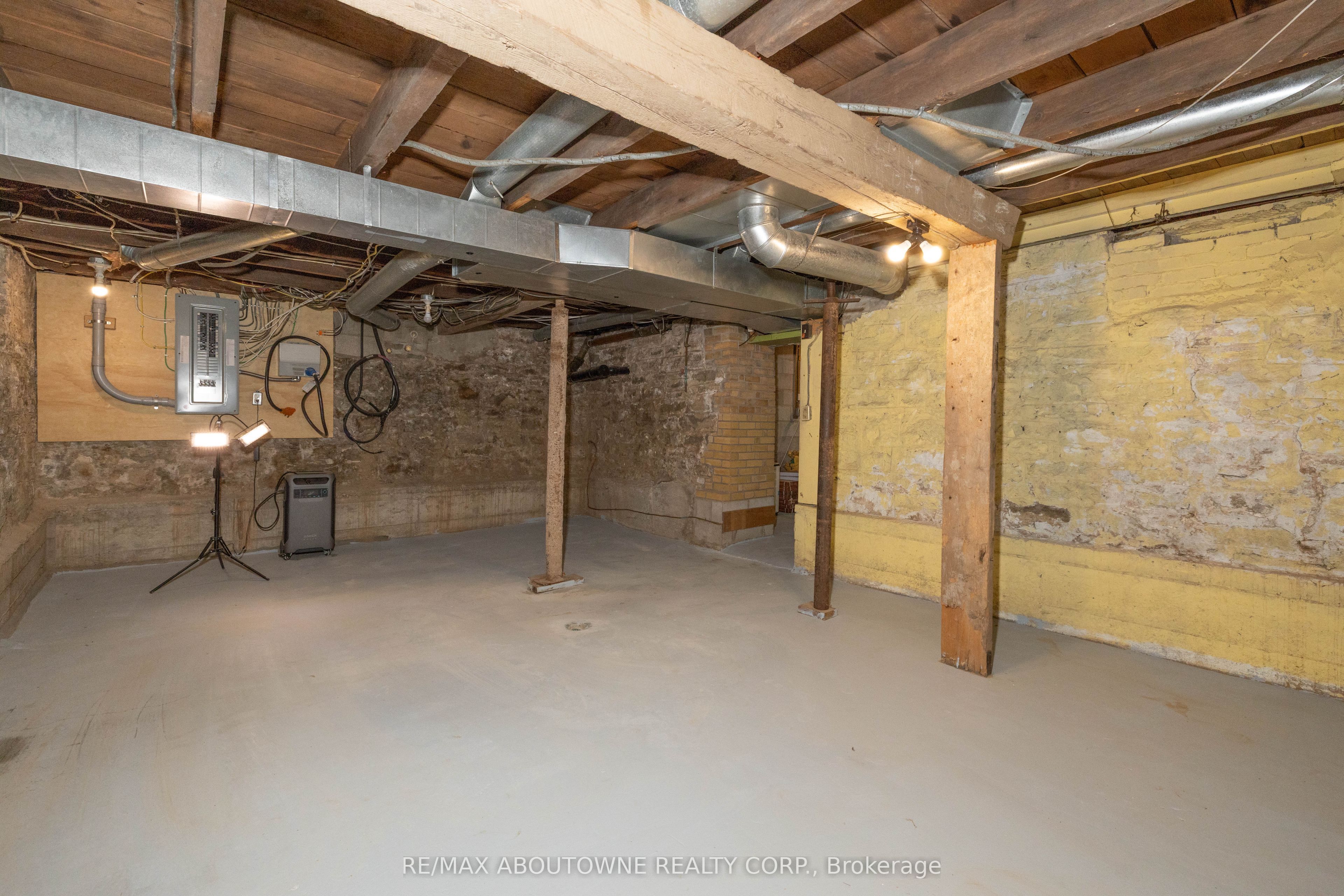 3276 Governors Road, Hamilton ‣ X12483282 3276 Governors Road, Hamilton ‣ X12483282