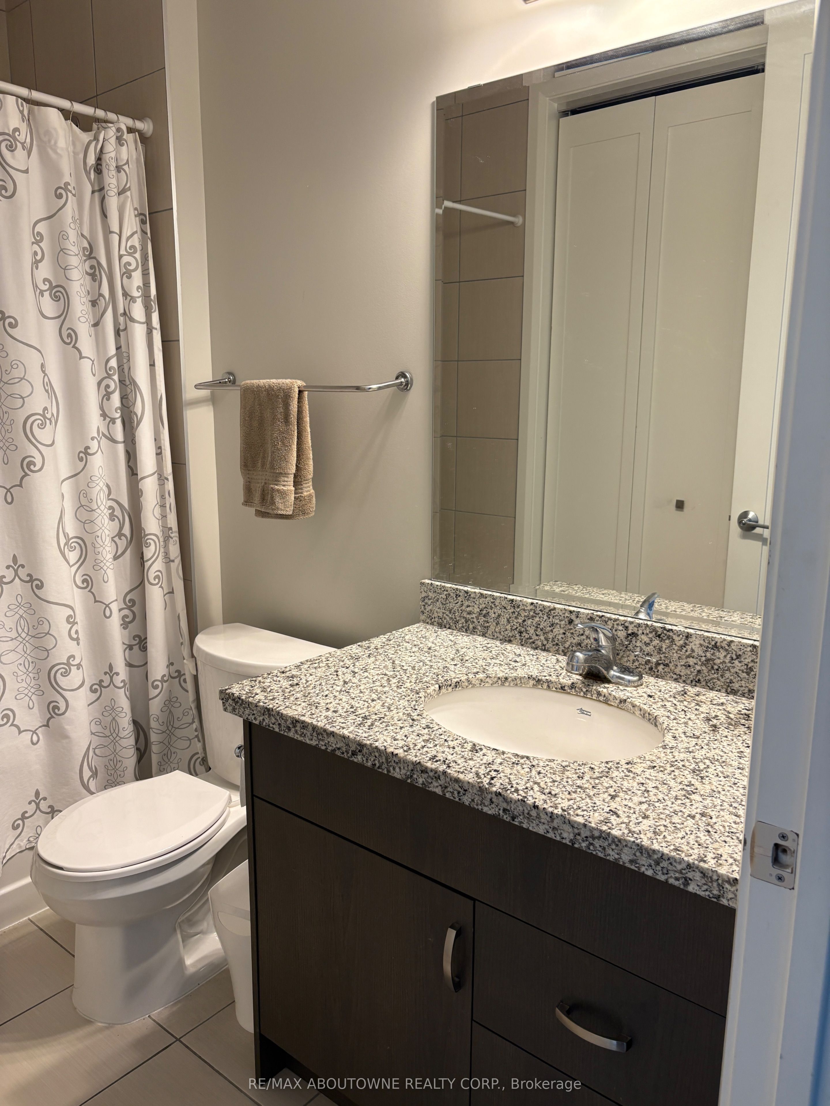 Call LBO – 118 KING Street, Hamilton ‣ X12484070 Call LBO – 118 KING Street, Hamilton ‣ X12484070