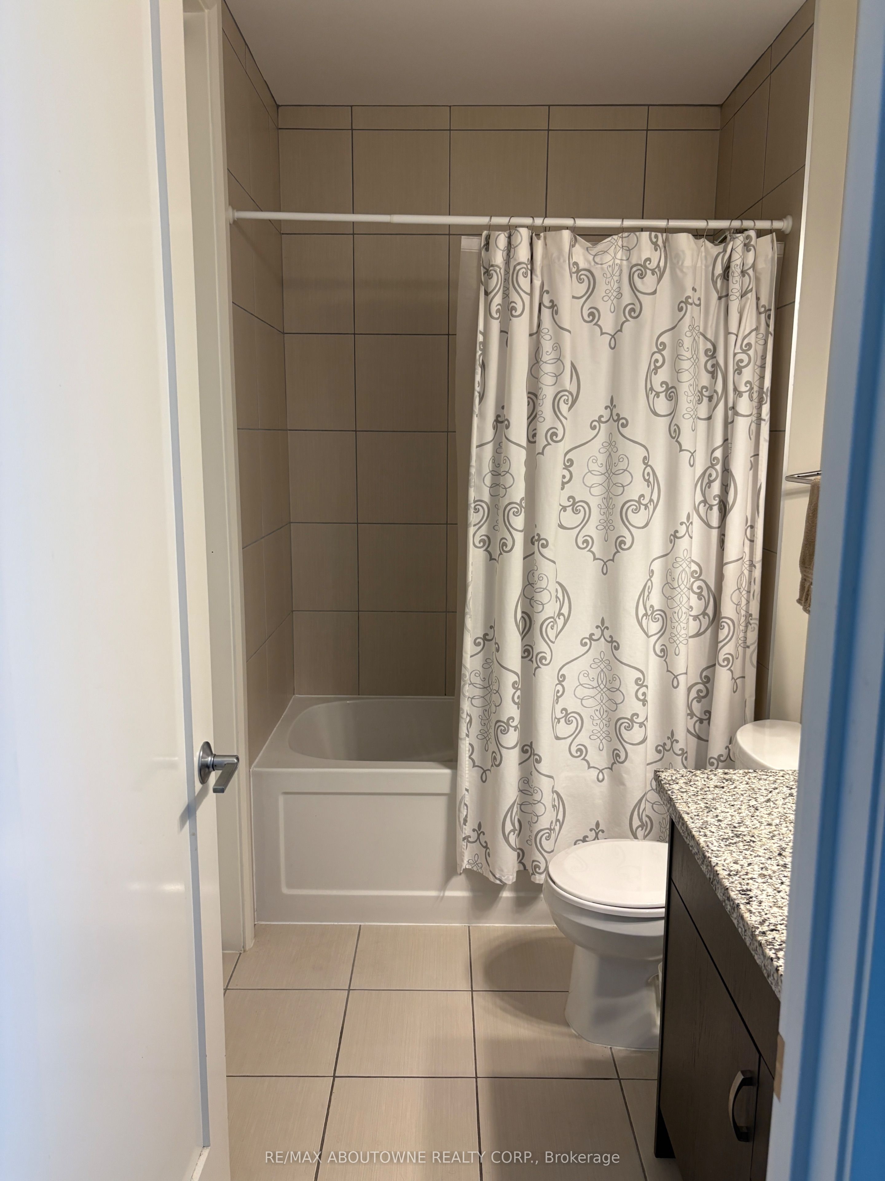 Call LBO – 118 KING Street, Hamilton ‣ X12484070 Call LBO – 118 KING Street, Hamilton ‣ X12484070