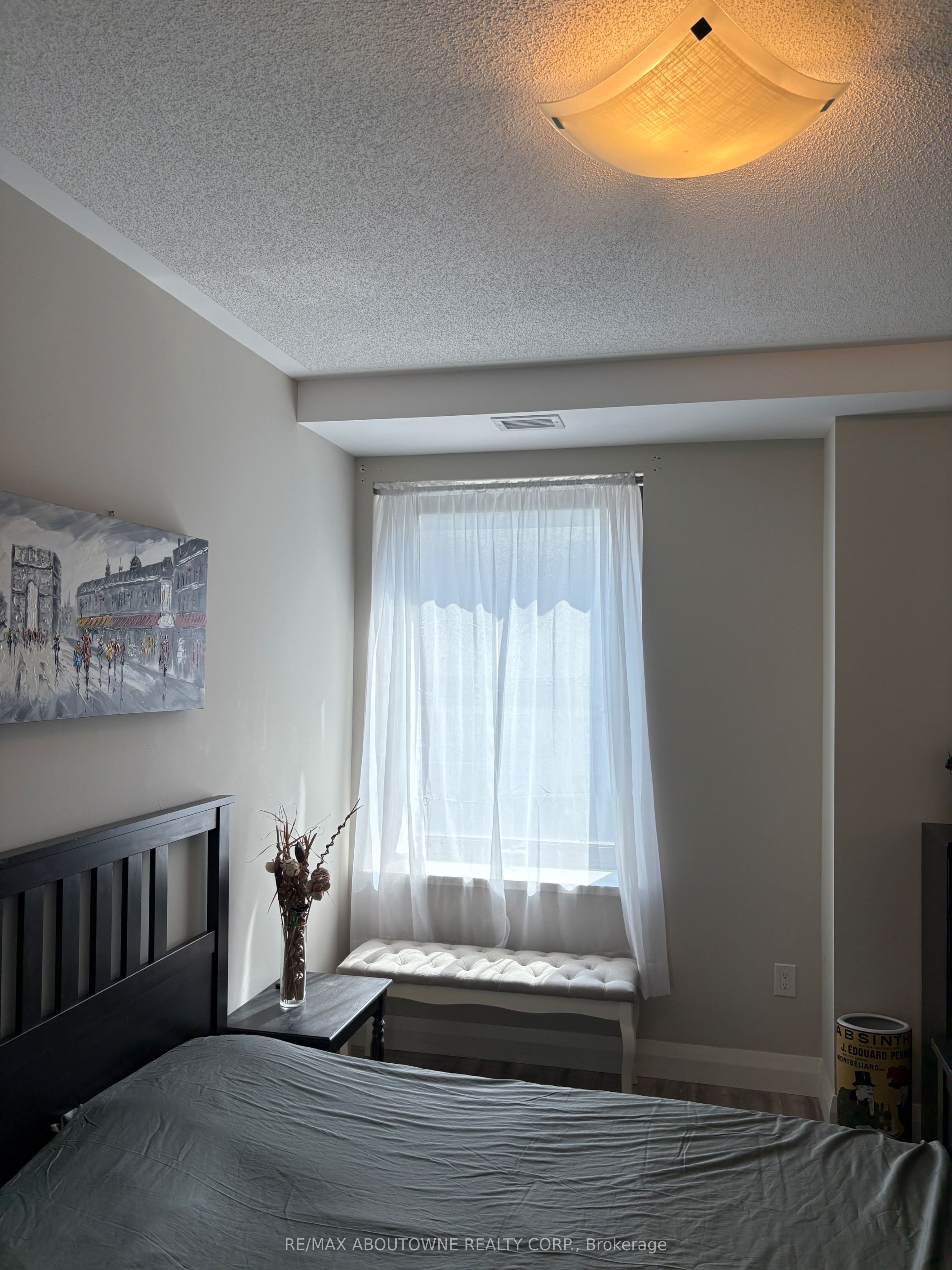 Call LBO – 118 KING Street, Hamilton ‣ X12484070 Call LBO – 118 KING Street, Hamilton ‣ X12484070