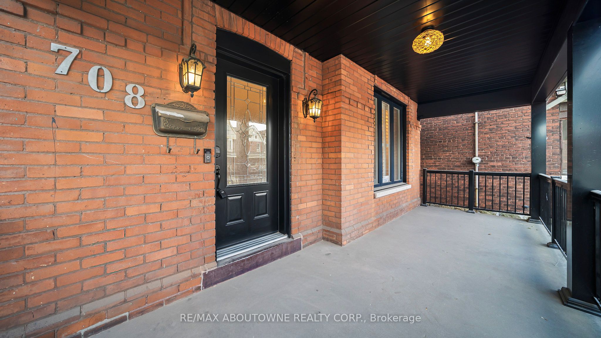 708 Wilson Street, Hamilton ‣ X12484358 708 Wilson Street, Hamilton ‣ X12484358