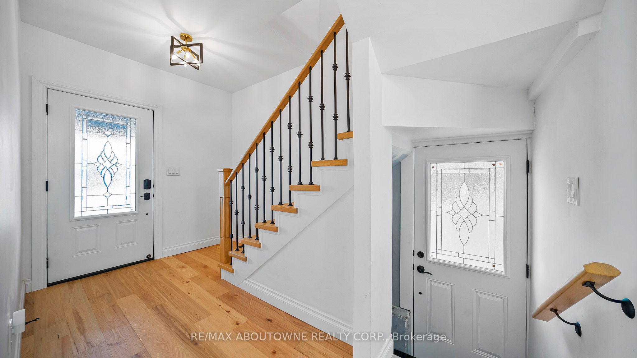 708 Wilson Street, Hamilton ‣ X12484358 708 Wilson Street, Hamilton ‣ X12484358