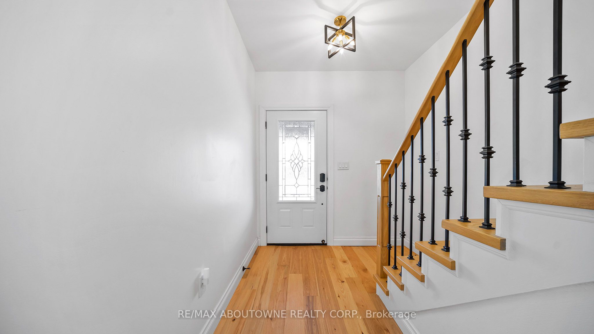 708 Wilson Street, Hamilton ‣ X12484358 708 Wilson Street, Hamilton ‣ X12484358