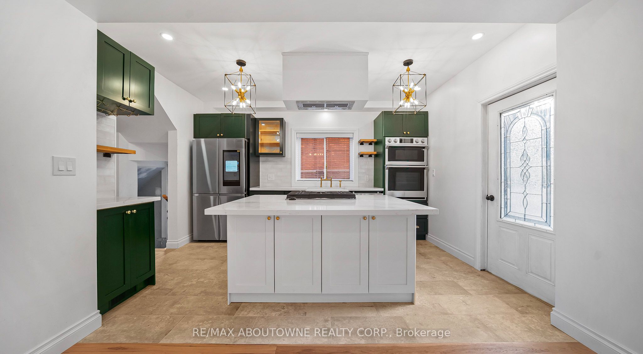 708 Wilson Street, Hamilton ‣ X12484358 708 Wilson Street, Hamilton ‣ X12484358