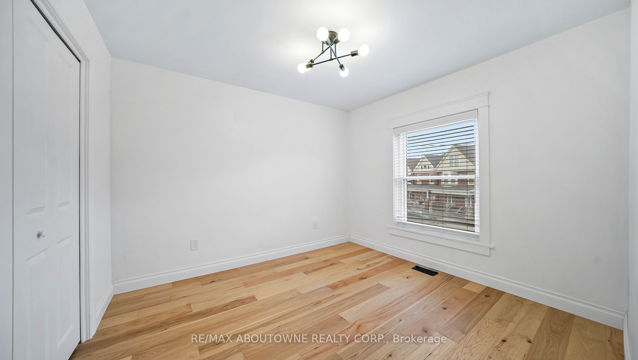 708 Wilson Street, Hamilton ‣ X12484358 708 Wilson Street, Hamilton ‣ X12484358