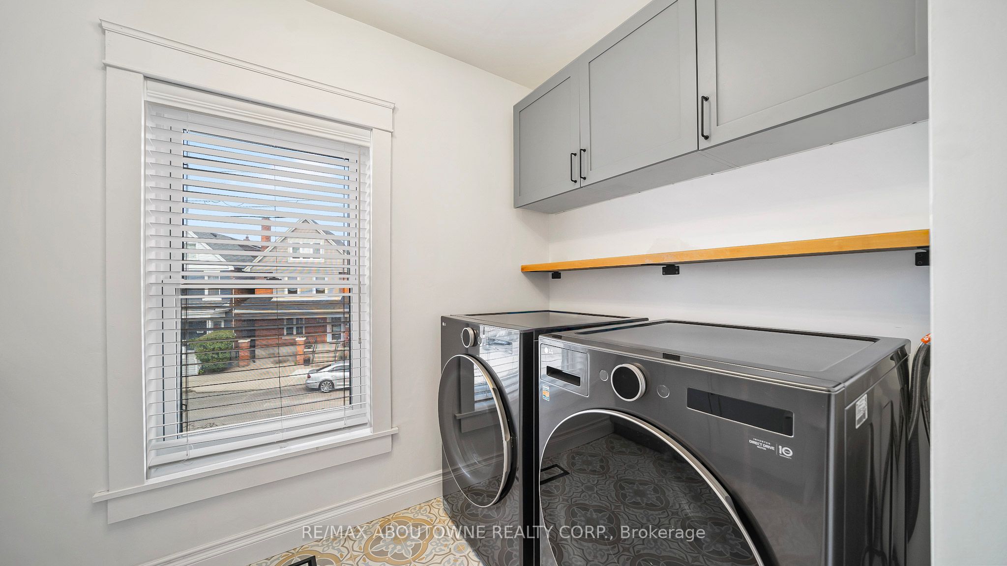 708 Wilson Street, Hamilton ‣ X12484358 708 Wilson Street, Hamilton ‣ X12484358