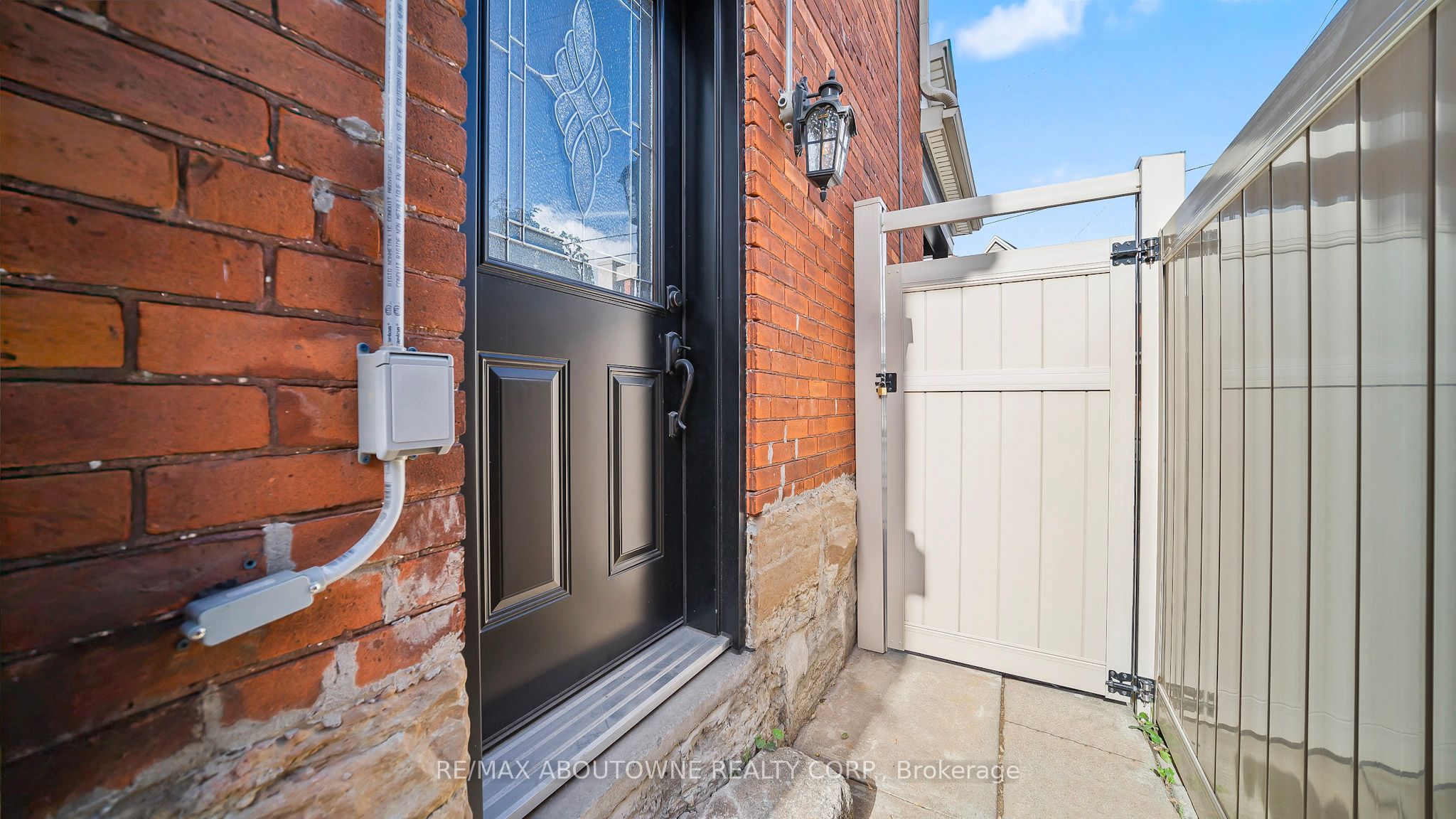 708 Wilson Street, Hamilton ‣ X12484358 708 Wilson Street, Hamilton ‣ X12484358