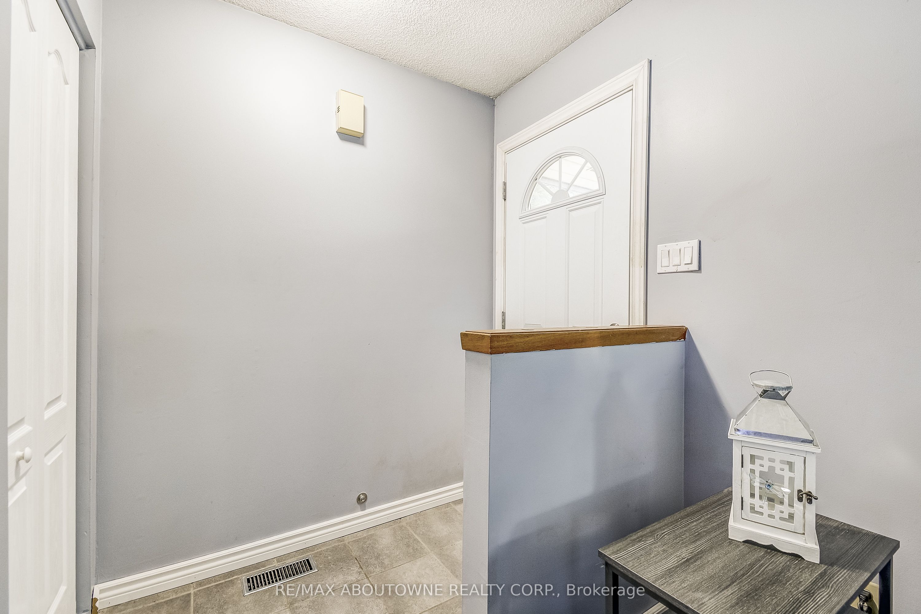 211 East 8th Street, Hamilton ‣ X12503840 211 East 8th Street, Hamilton ‣ X12503840