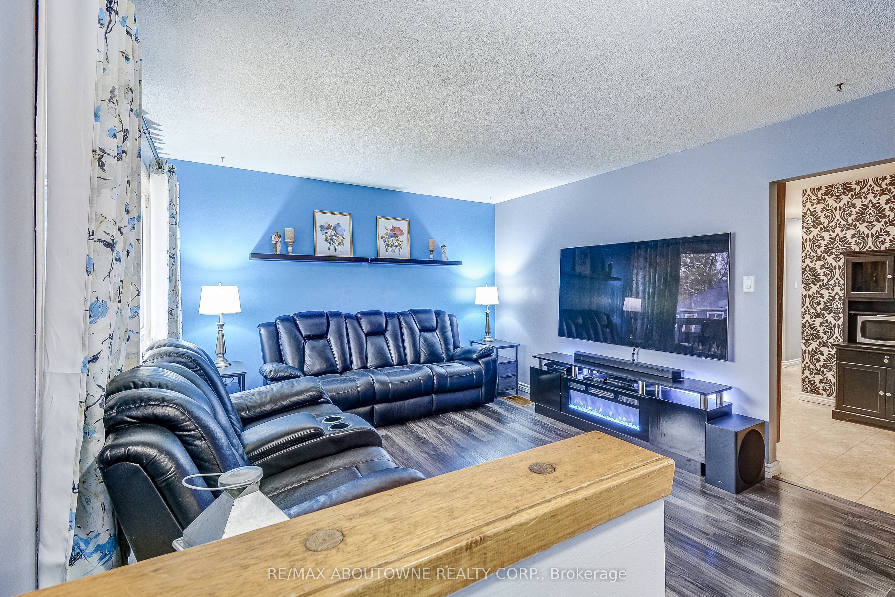 211 East 8th Street, Hamilton ‣ X12503840 211 East 8th Street, Hamilton ‣ X12503840