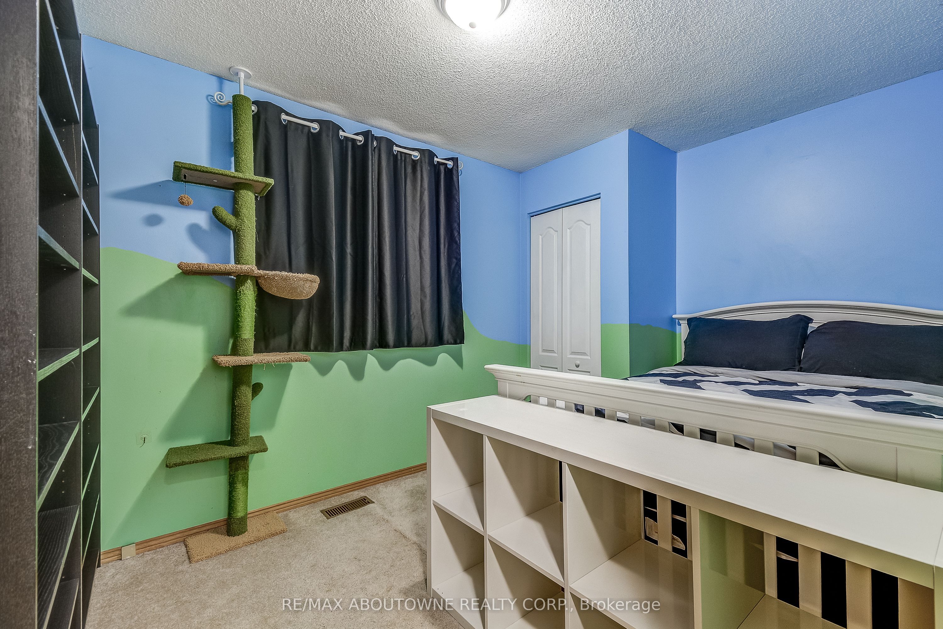 211 East 8th Street, Hamilton ‣ X12503840 211 East 8th Street, Hamilton ‣ X12503840