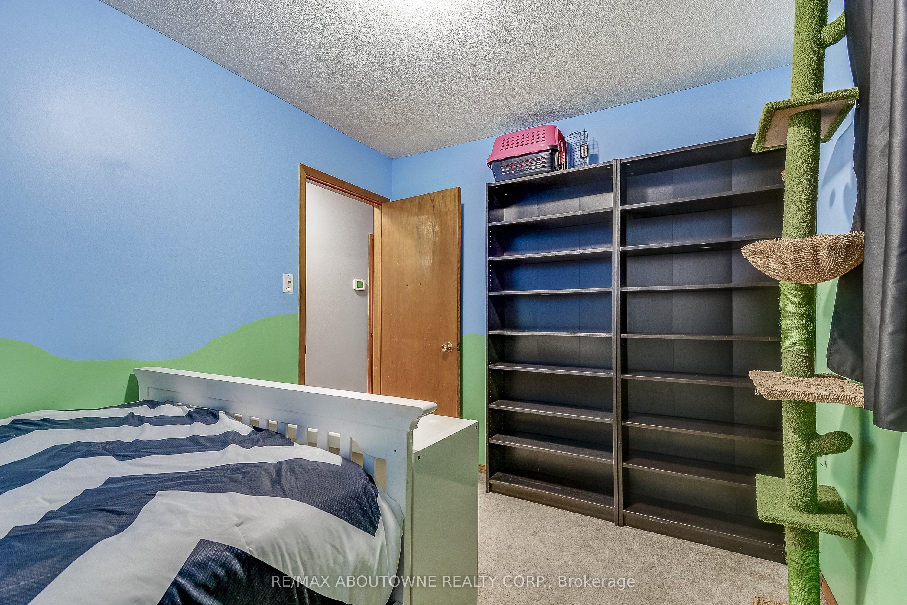 211 East 8th Street, Hamilton ‣ X12503840 211 East 8th Street, Hamilton ‣ X12503840