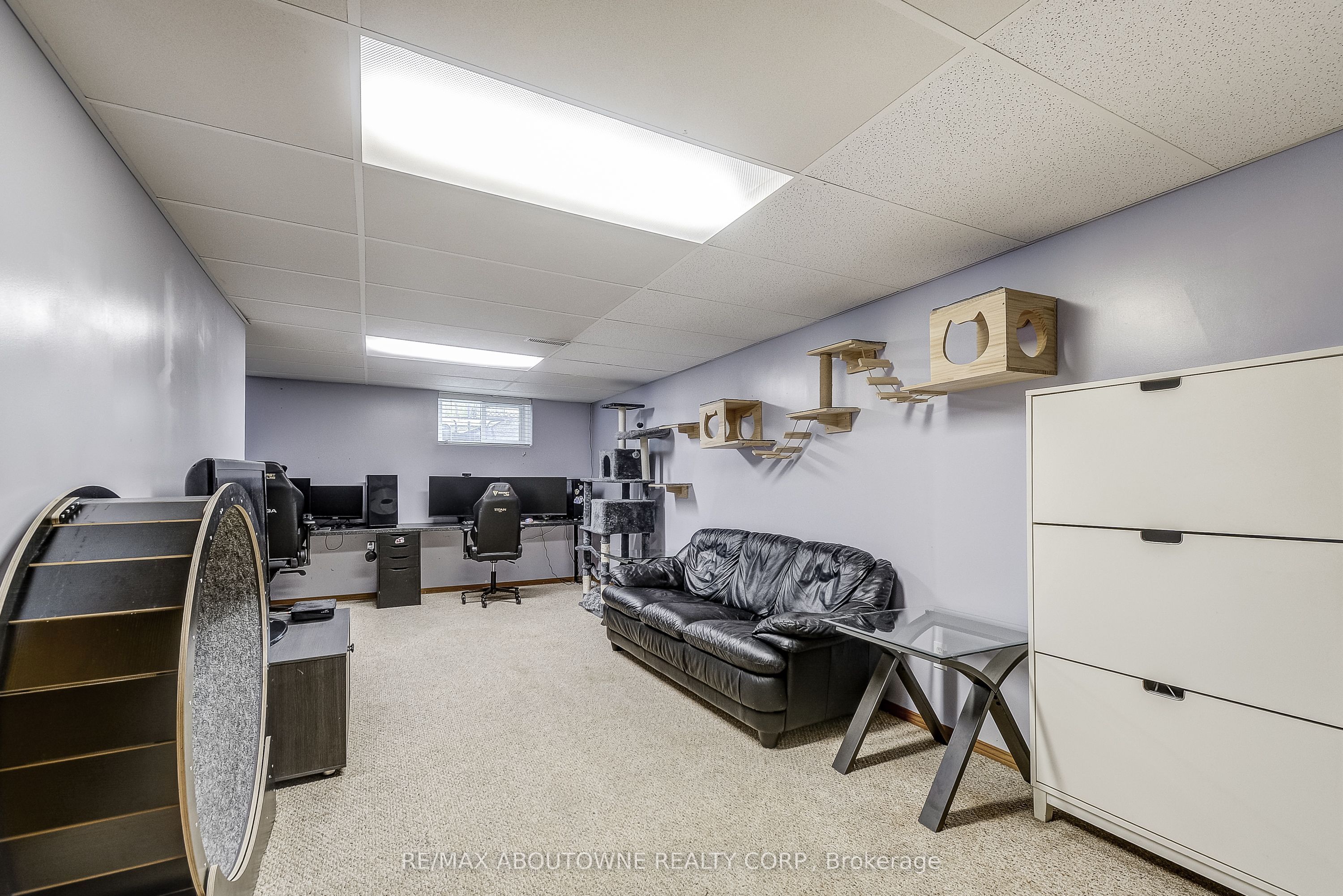 211 East 8th Street, Hamilton ‣ X12503840 211 East 8th Street, Hamilton ‣ X12503840