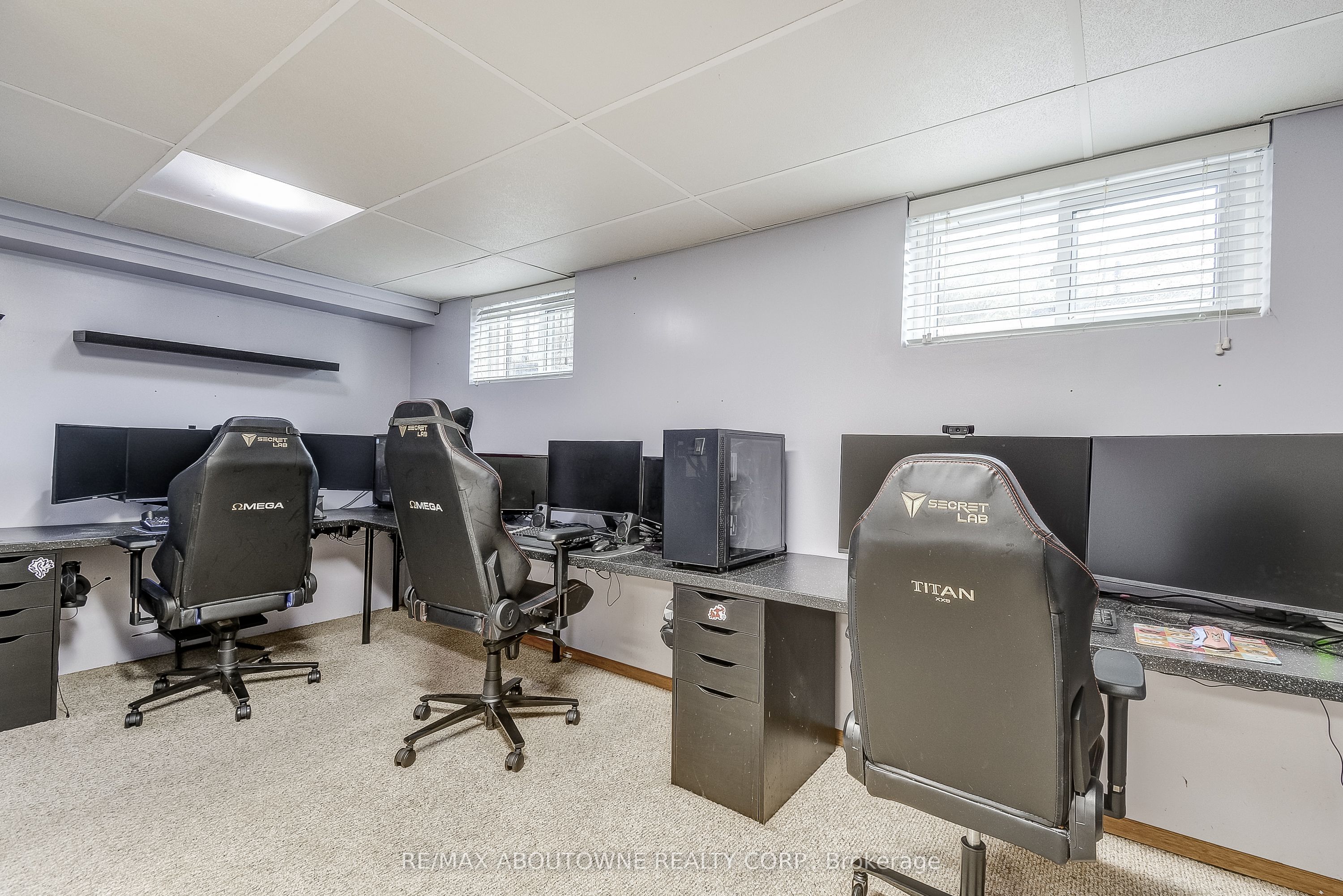 211 East 8th Street, Hamilton ‣ X12503840 211 East 8th Street, Hamilton ‣ X12503840