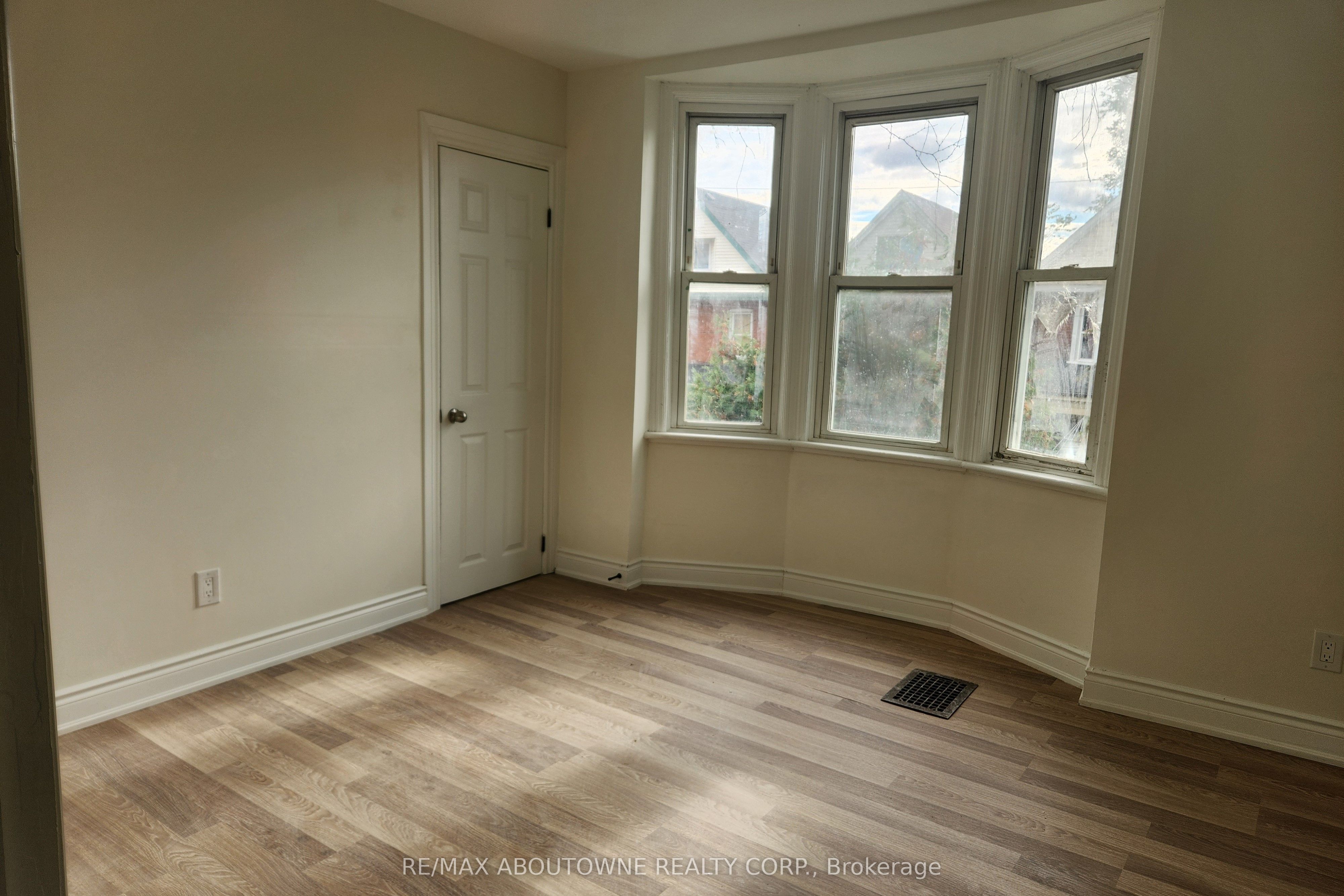 41 Somerset Avenue, Hamilton ‣ X12521082 41 Somerset Avenue, Hamilton ‣ X12521082