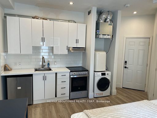 66 Wellington Street, Hamilton ‣ X12550450 66 Wellington Street, Hamilton ‣ X12550450