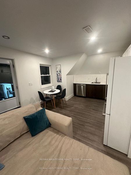 66 Wellington Street, Hamilton ‣ X12550450 66 Wellington Street, Hamilton ‣ X12550450