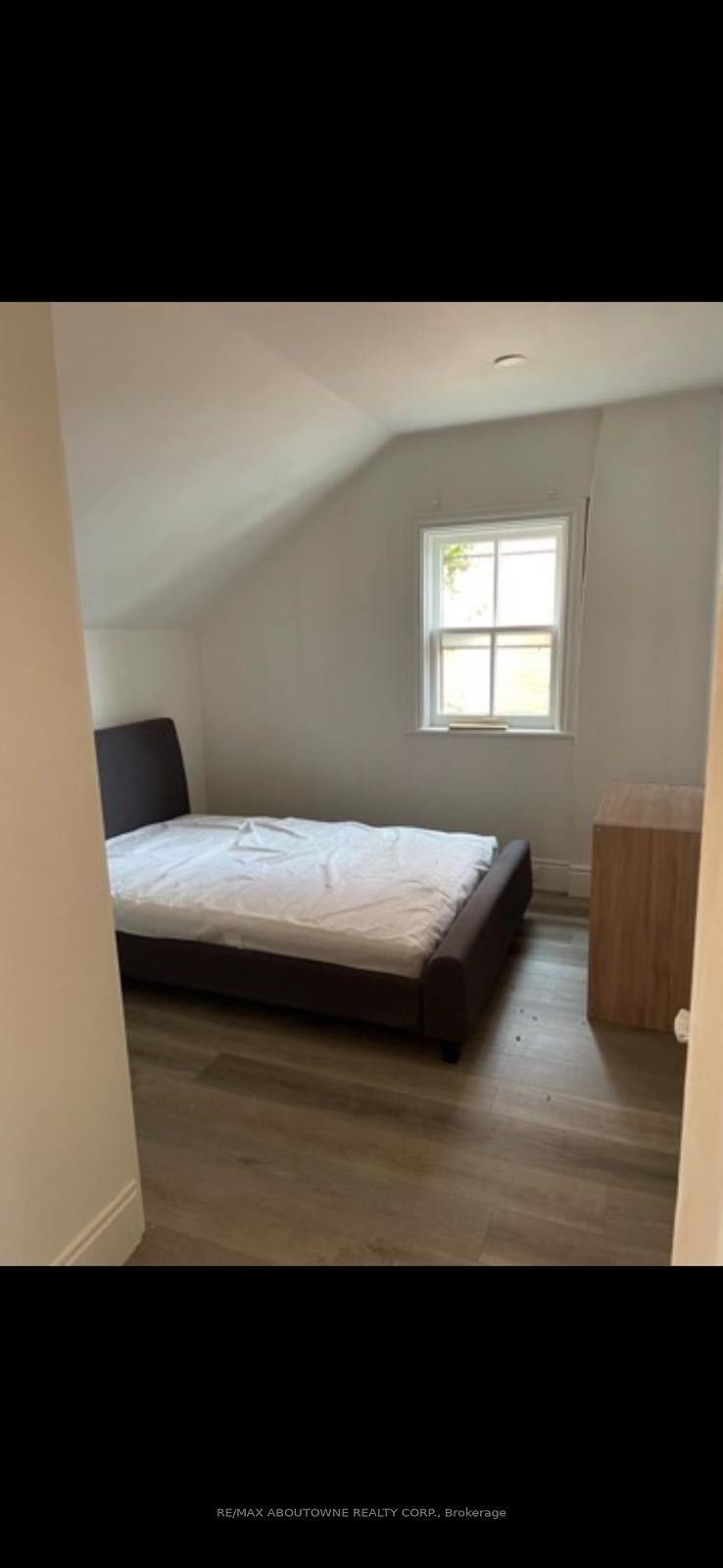 70 Wellington Street, Hamilton ‣ X12550552 70 Wellington Street, Hamilton ‣ X12550552