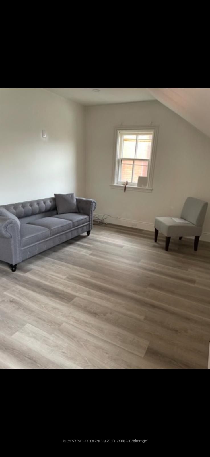 70 Wellington Street, Hamilton ‣ X12550552 70 Wellington Street, Hamilton ‣ X12550552