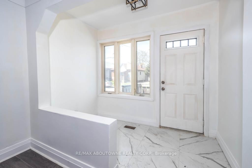 126 HARMONY Avenue, Hamilton ‣ X12559900 126 HARMONY Avenue, Hamilton ‣ X12559900